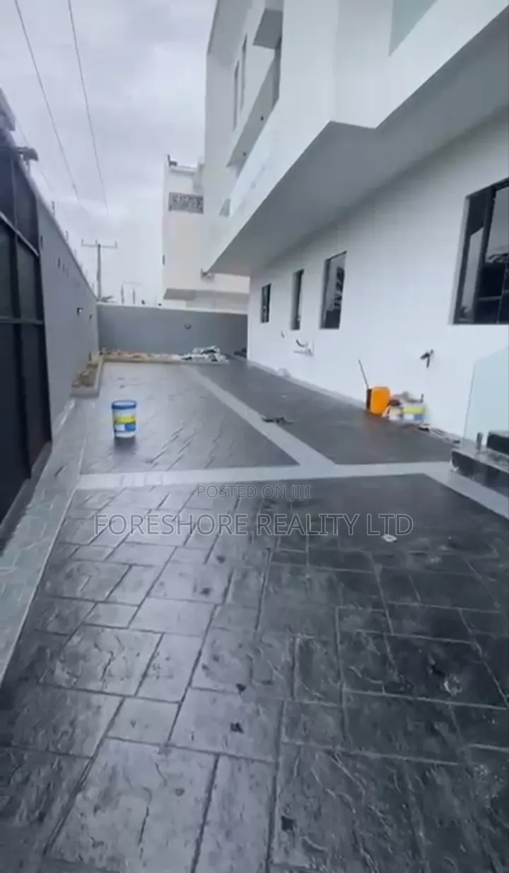 4bdrm Duplex in Ogudu Gra for sale
