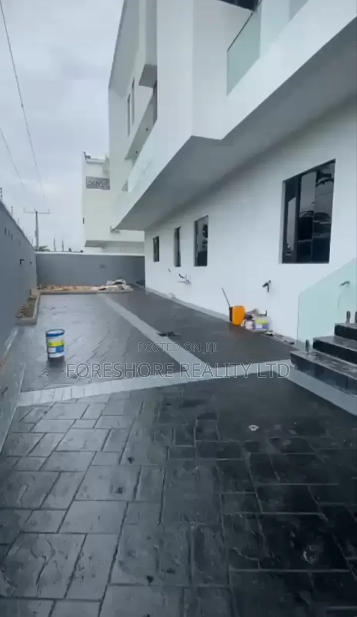 4bdrm Duplex in Ogudu Gra for sale