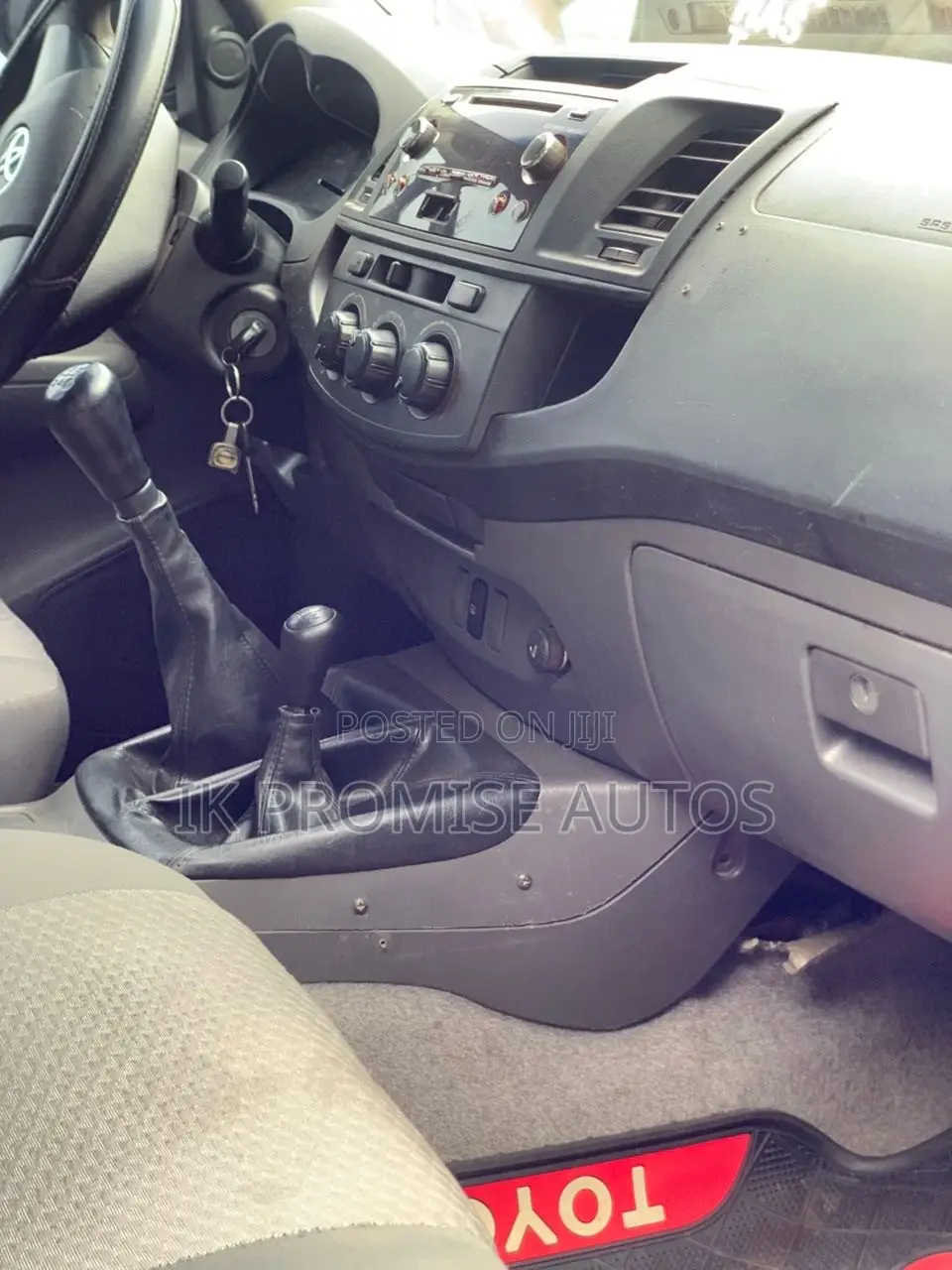 Toyota Hilux 2015 White