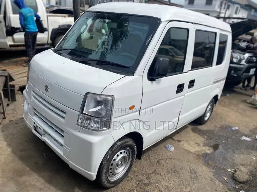 Suzuki Every 2009 White