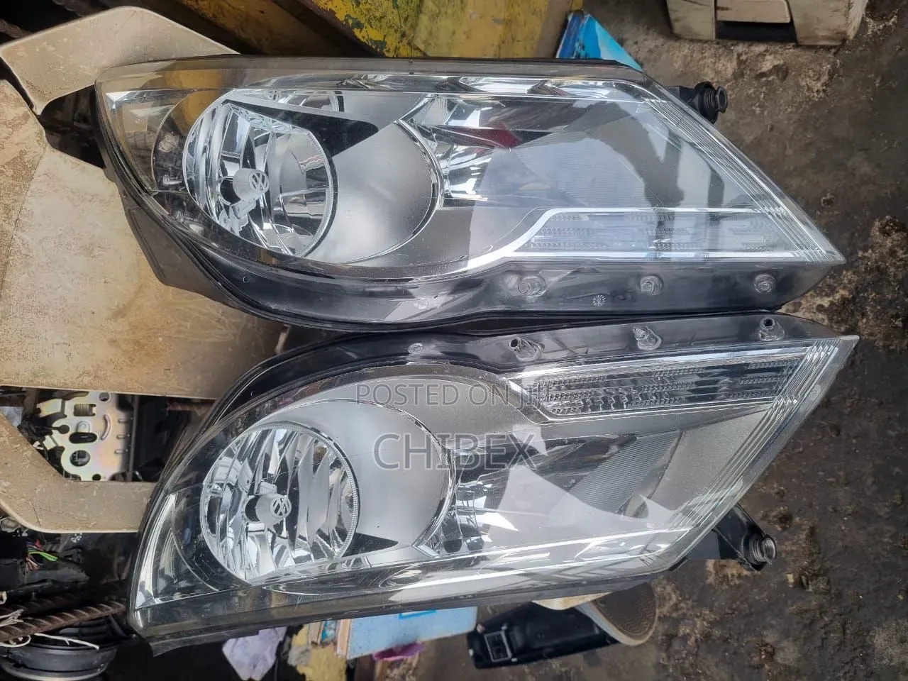 Set of Full Light Volkswagen Tiguan 2010