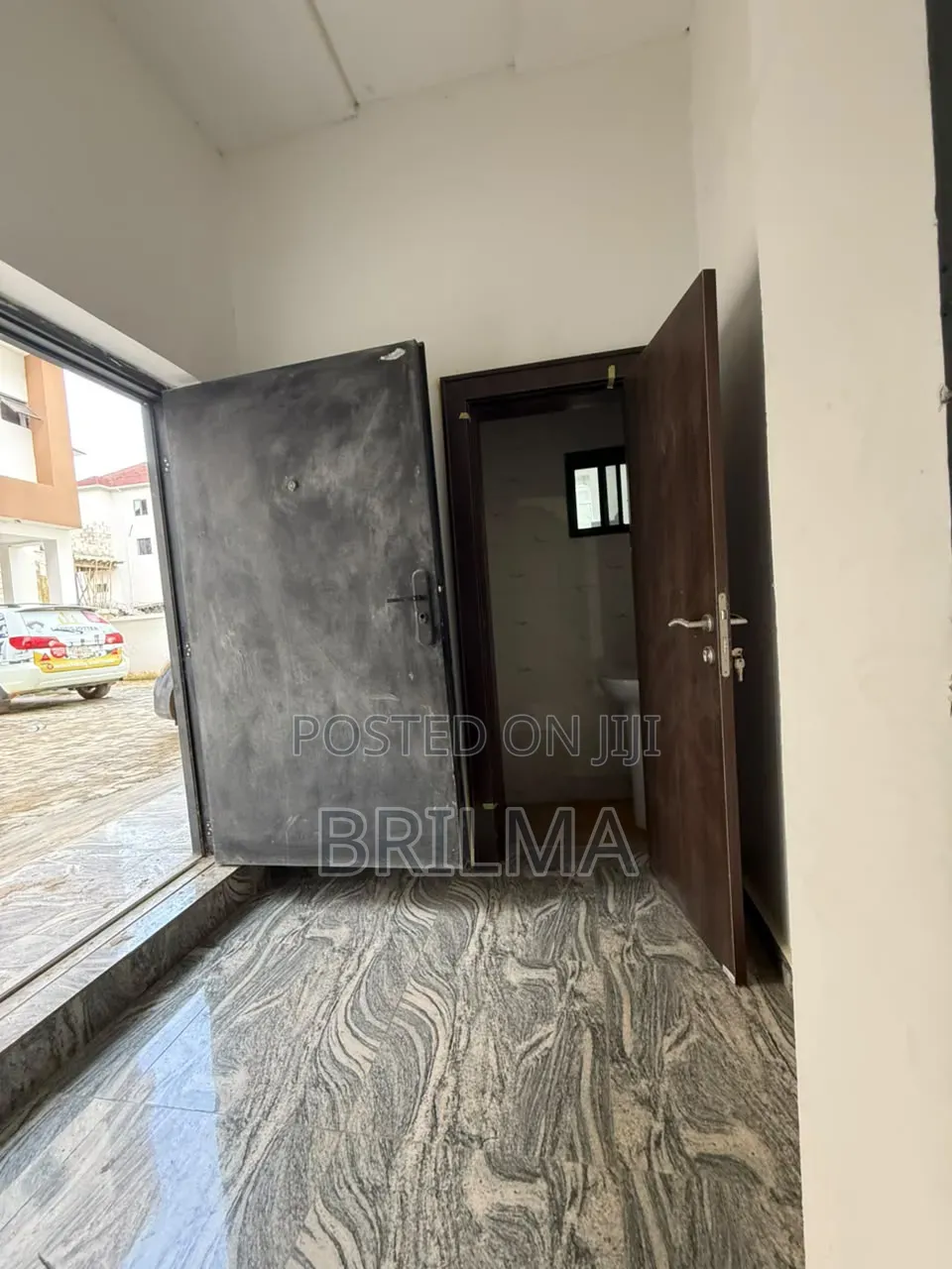 5bdrm Duplex in Guzape District for sale