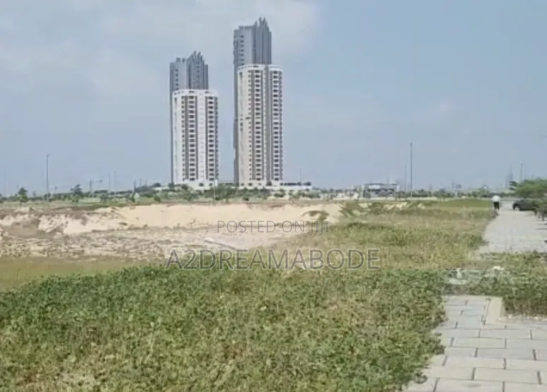 Exquisitely Placed Land