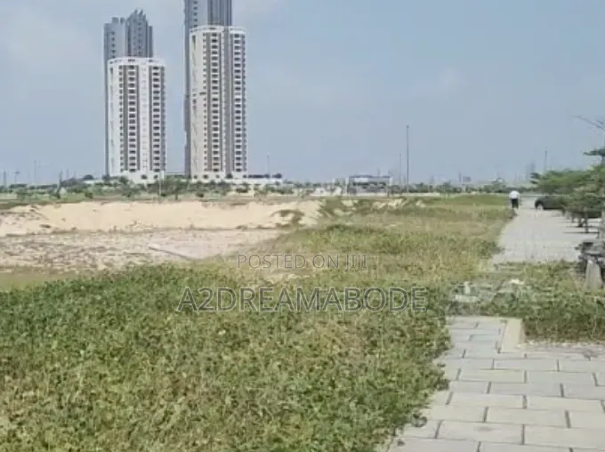 Exquisitely Placed Land