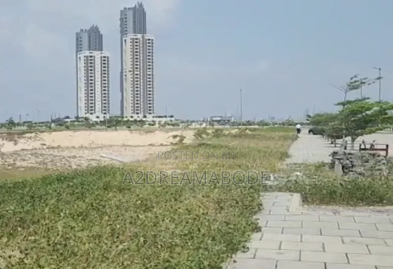 Exquisitely Placed Land