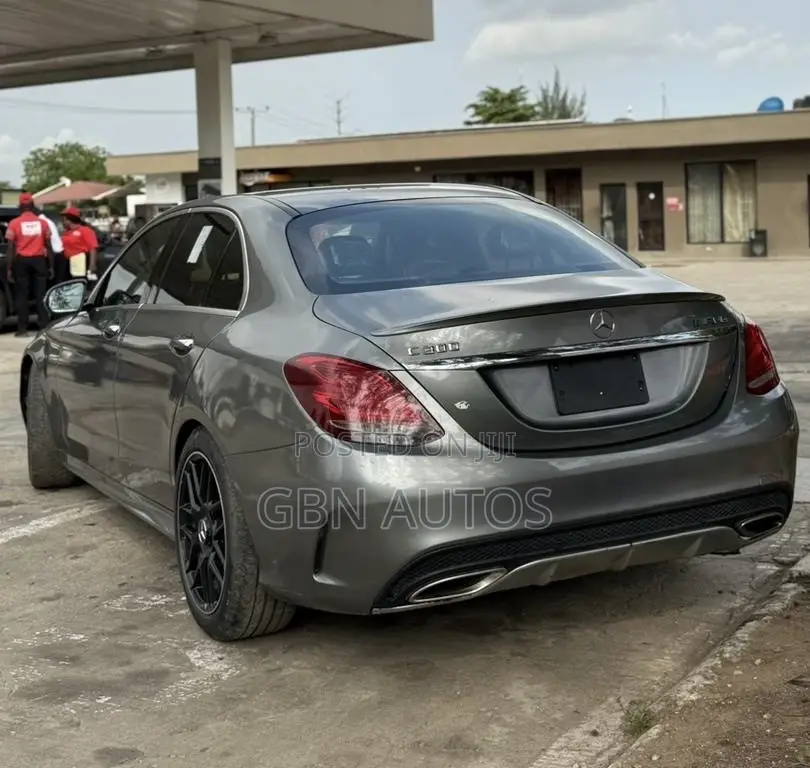 Mercedes-Benz C300 Sport 4Matic Sedan AWD (2.0L 4cyll 7A) 2016 Gray