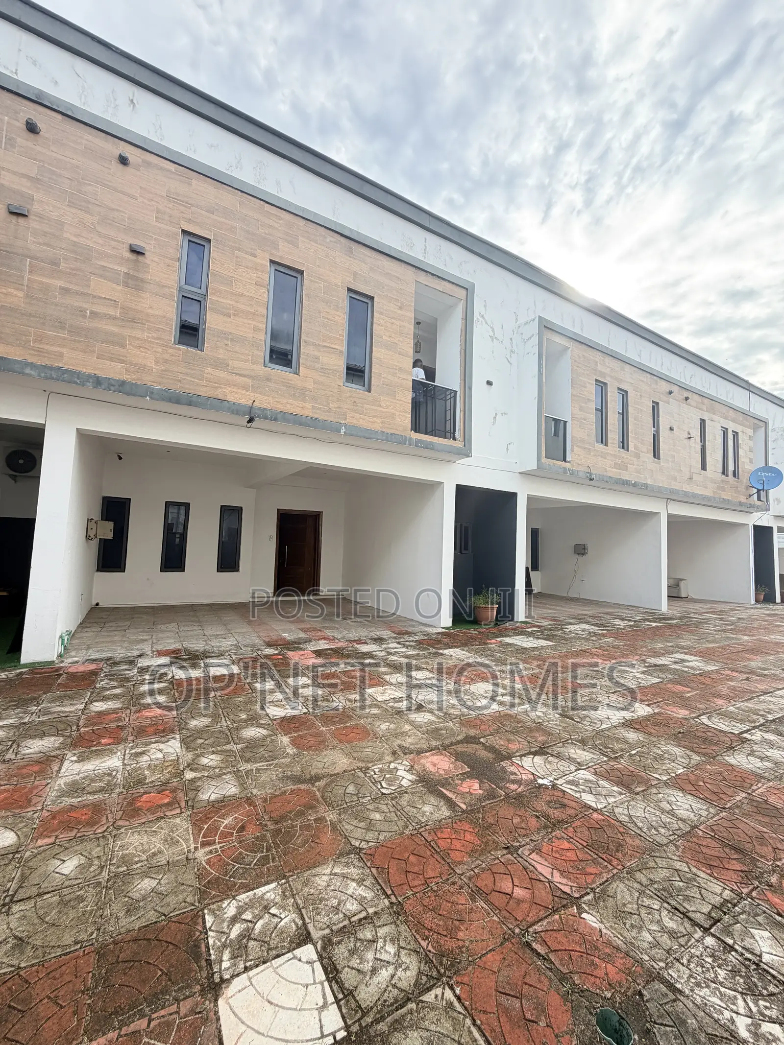 4bdrm Duplex in Lekki for sale