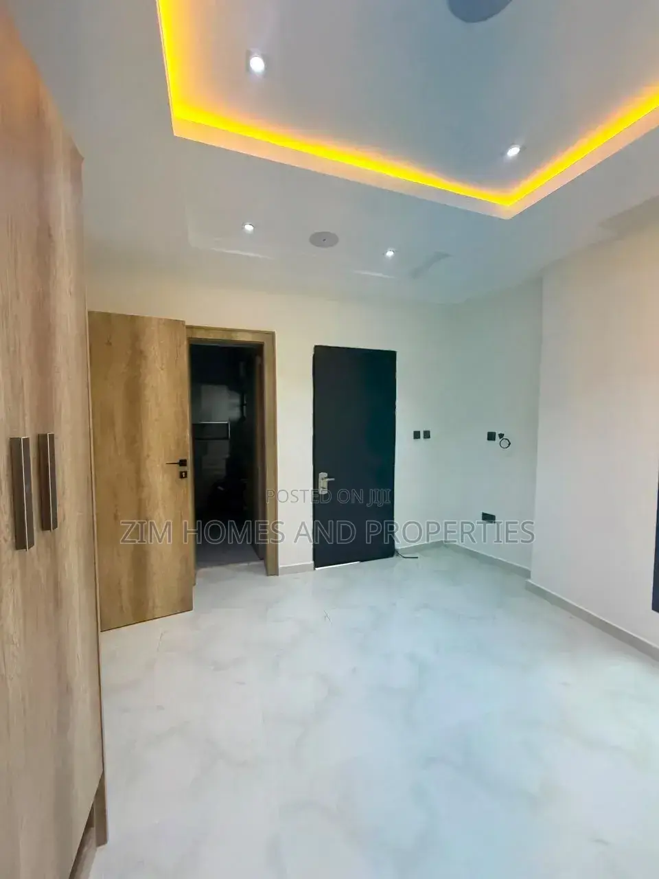 4bdrm Townhouse/Terrace in Zim Homes And, Guzape District for sale
