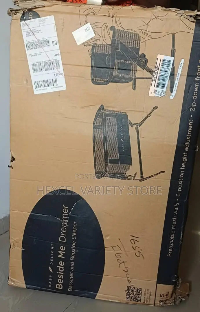 Brand New Baby Beside Me Dreamer 2-in-1 Bassinet Bedside Sleeper