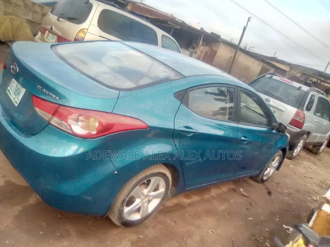 Hyundai Elantra 2012 Green