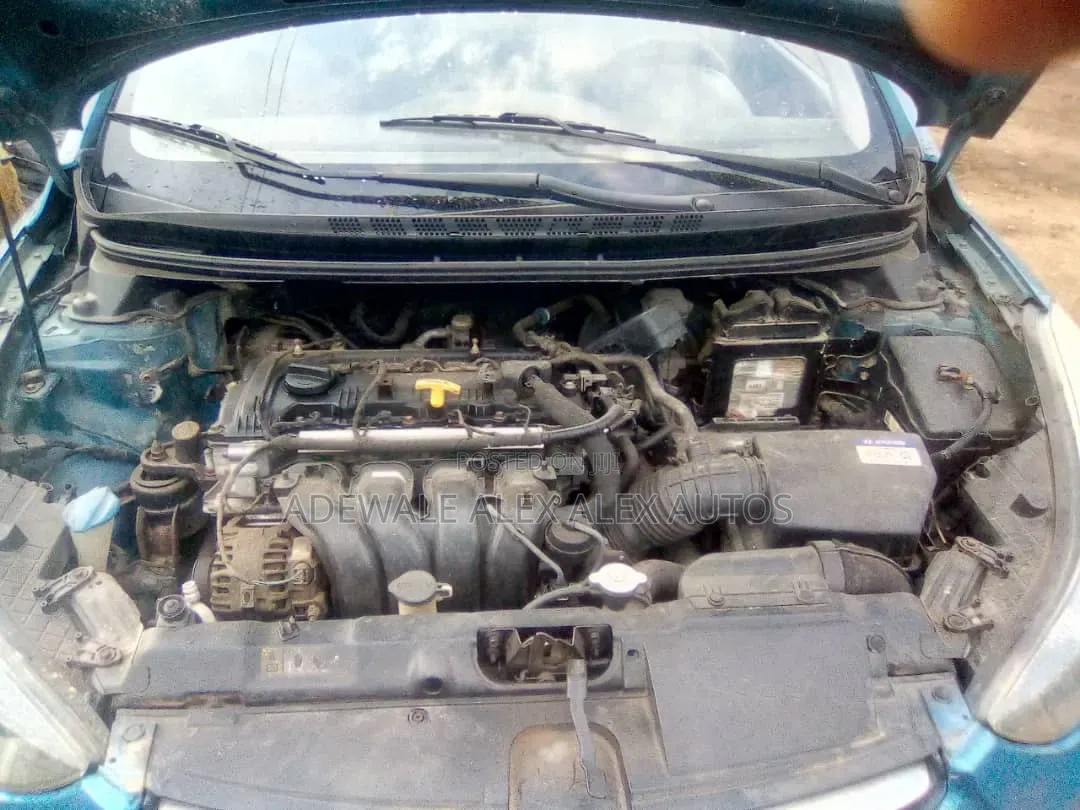 Hyundai Elantra 2012 Green