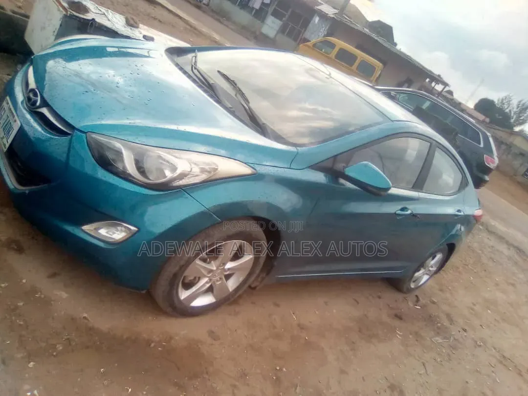 Hyundai Elantra 2012 Green