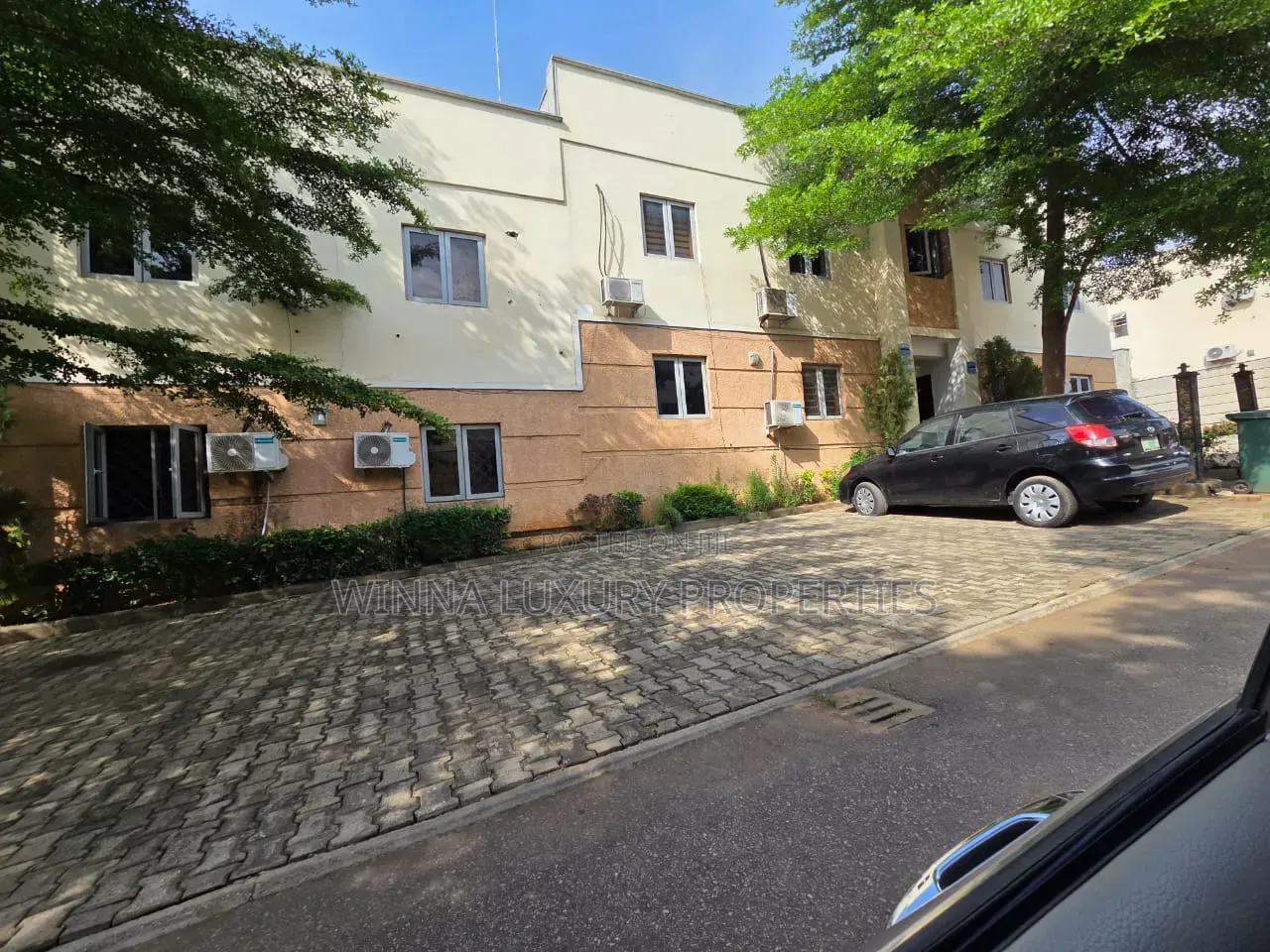 4bdrm Townhouse / Terrace in Brains And Hammer, Life Camp for rent