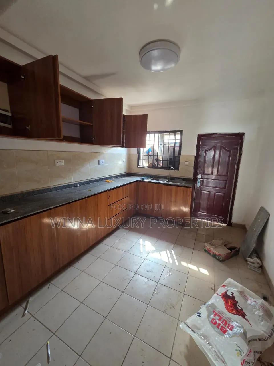 4bdrm Townhouse / Terrace in Brains And Hammer, Life Camp for rent