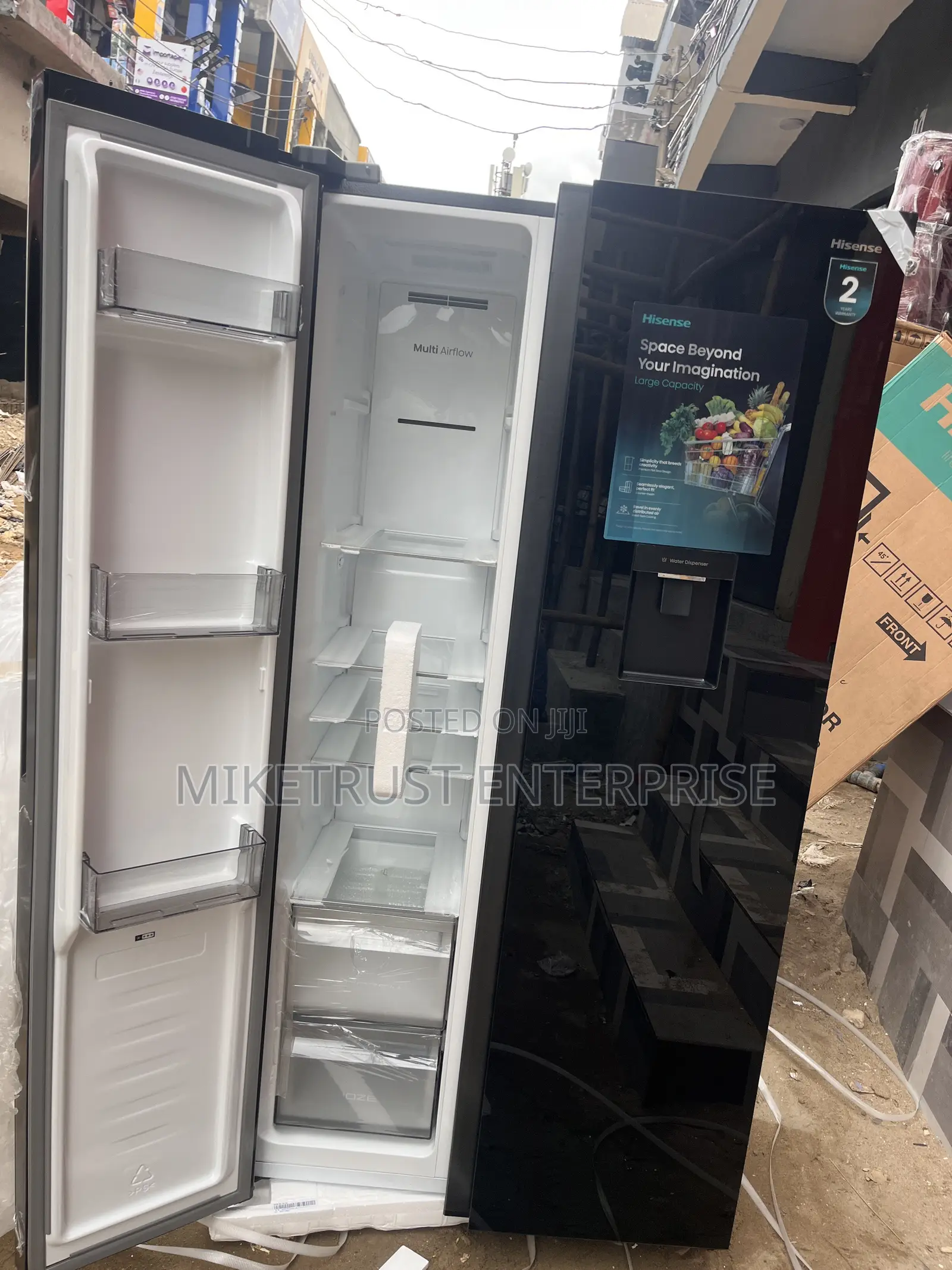 Hisense 529L Refrigerator. Black Inverter With Water Dispenser