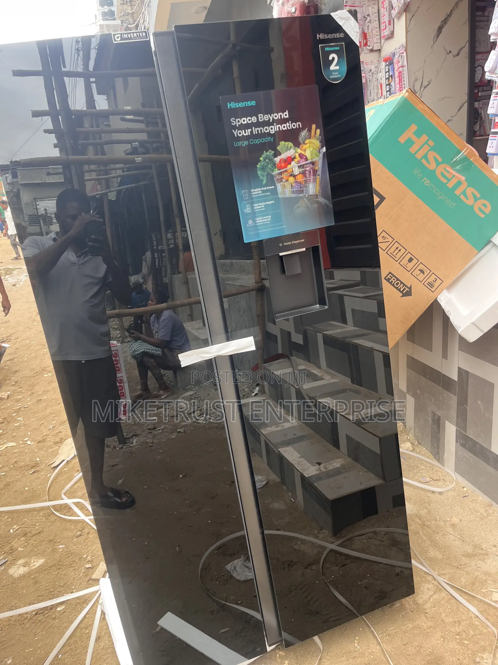 529L Hisense Black Mirror Inverter Fridge With Water Dispenser