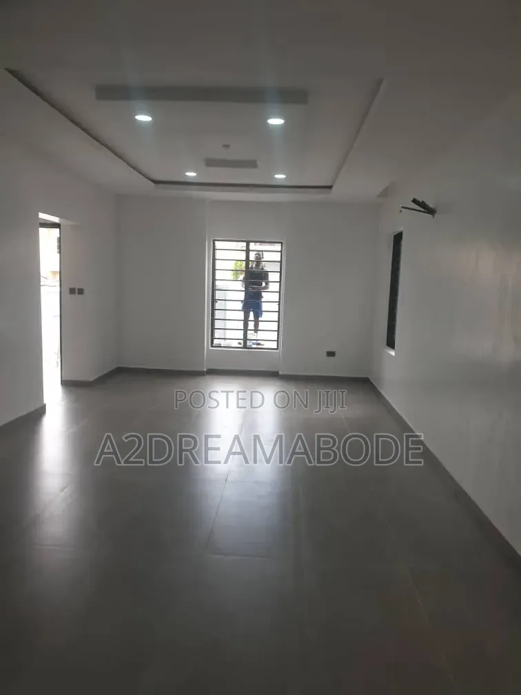 7bdrm Duplex in Magodo, GRA Phase 2 Shangisha for sale