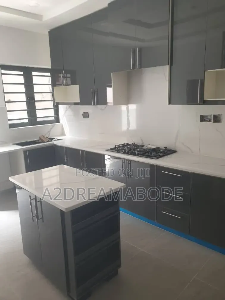 7bdrm Duplex in Magodo, GRA Phase 2 Shangisha for sale