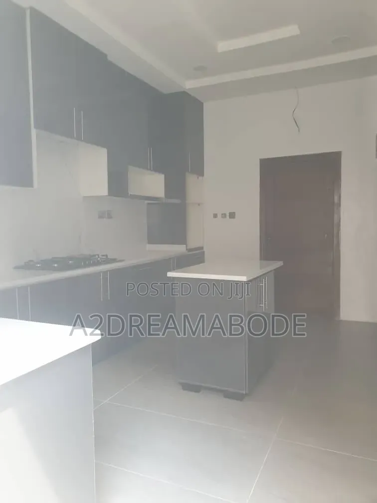 7bdrm Duplex in Magodo, GRA Phase 2 Shangisha for sale