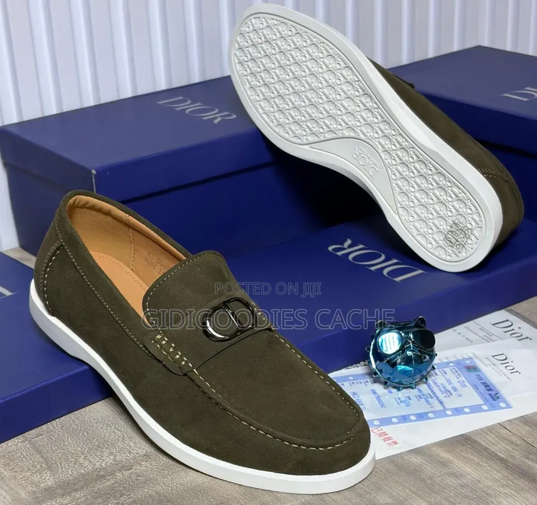Men's Suede Buckle Detail Loafers
Size 40-46 in 3 Colorways