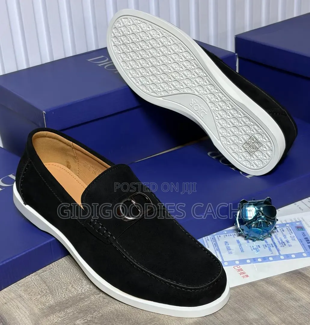 Men's Suede Buckle Detail Loafers
Size 40-46 in 3 Colorways