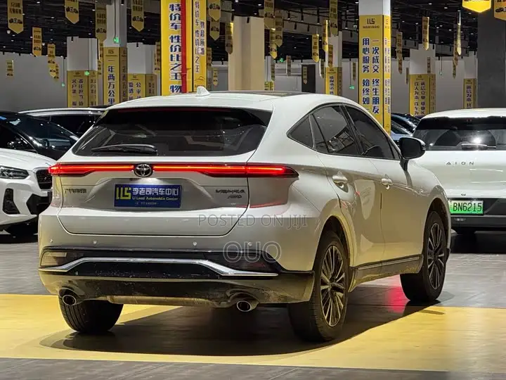 Toyota Venza 2022 White