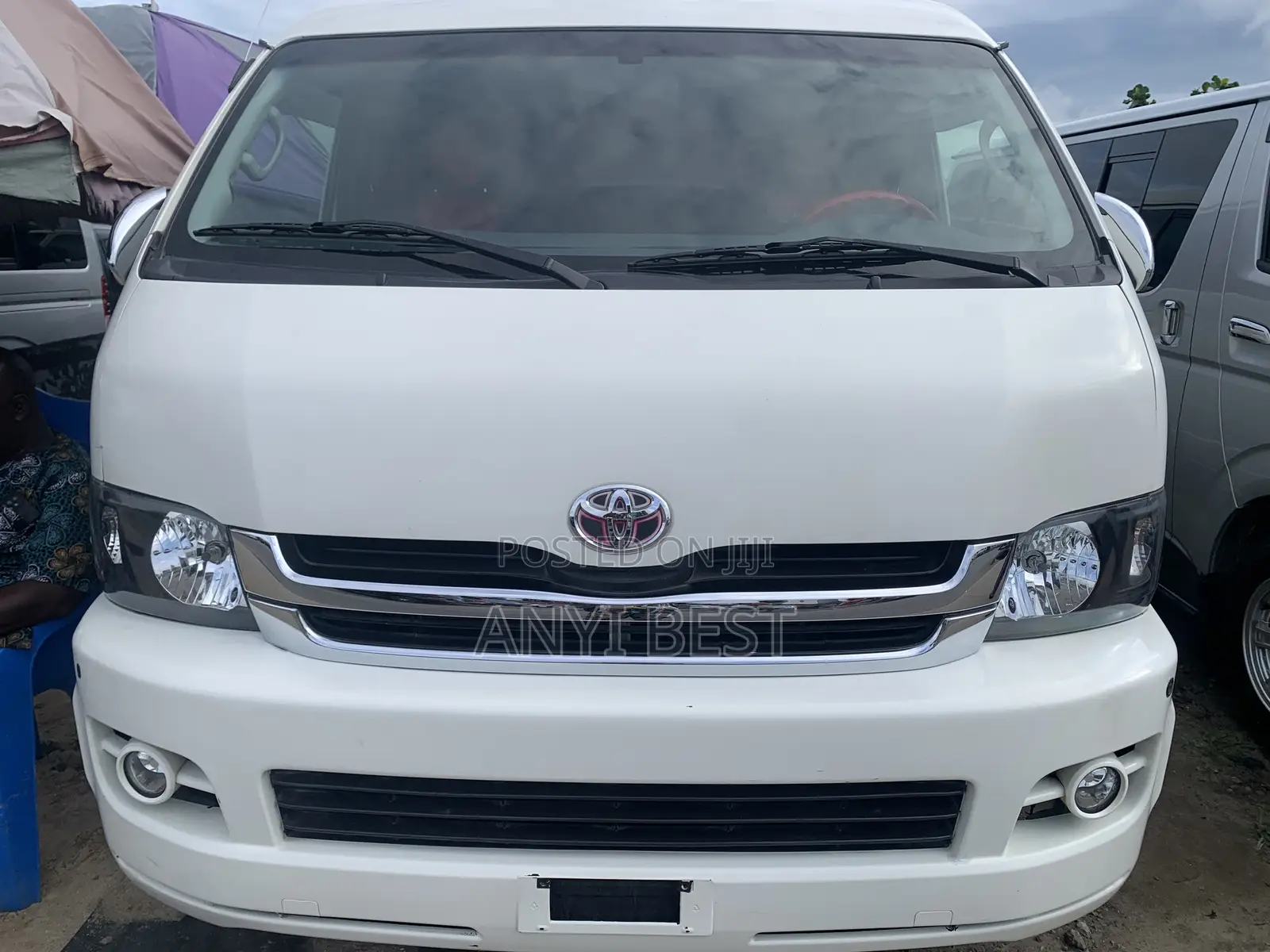 Toyota HiAce 2014 White