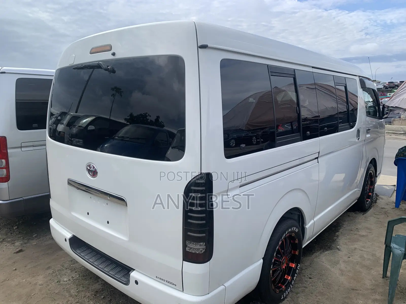 Toyota HiAce 2014 White
