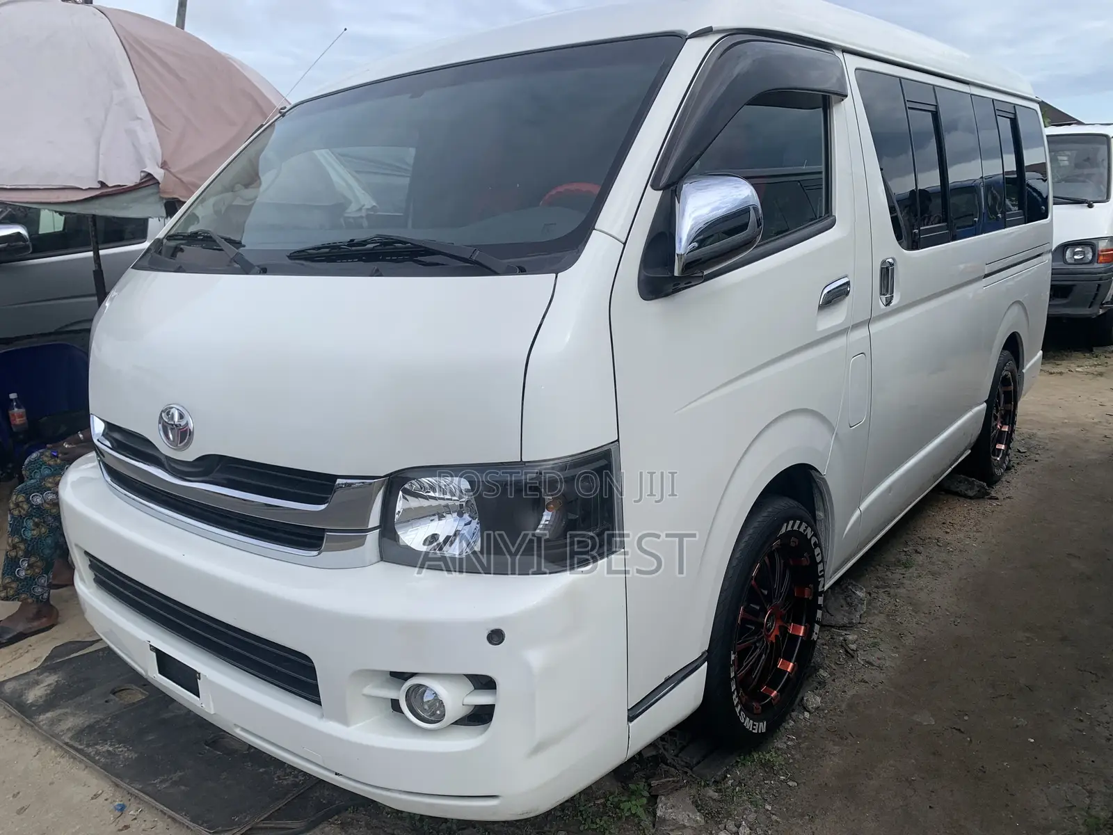 Toyota HiAce 2014 White