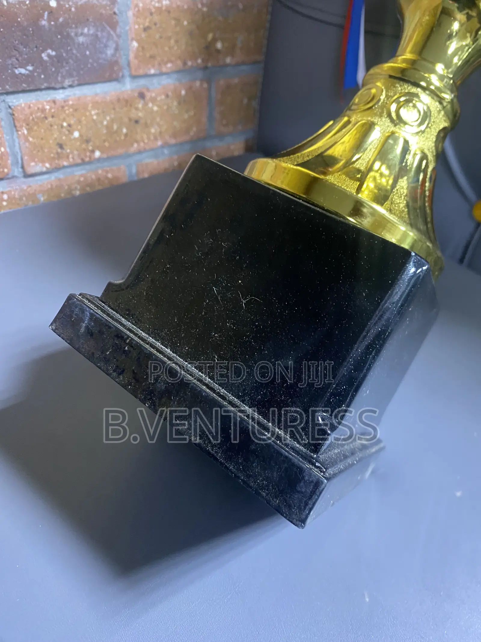Gold Trophy Big