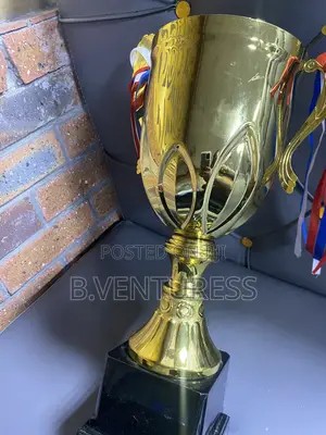 Gold Trophy Big