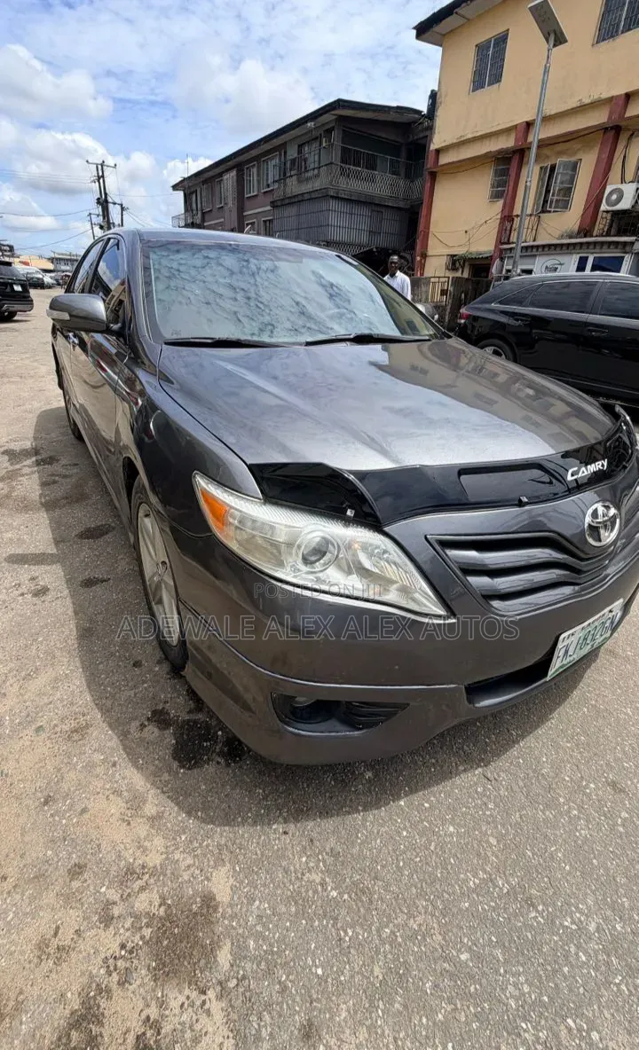 Toyota Camry 2010 Gray