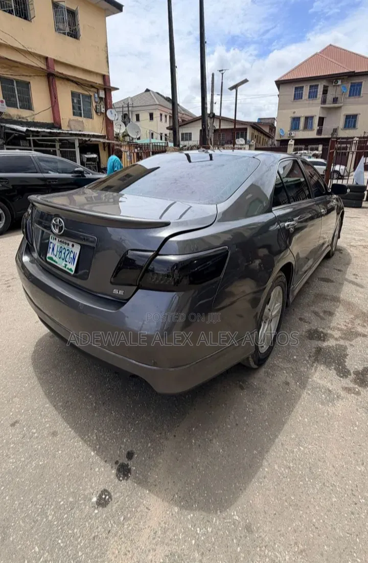 Toyota Camry 2010 Gray