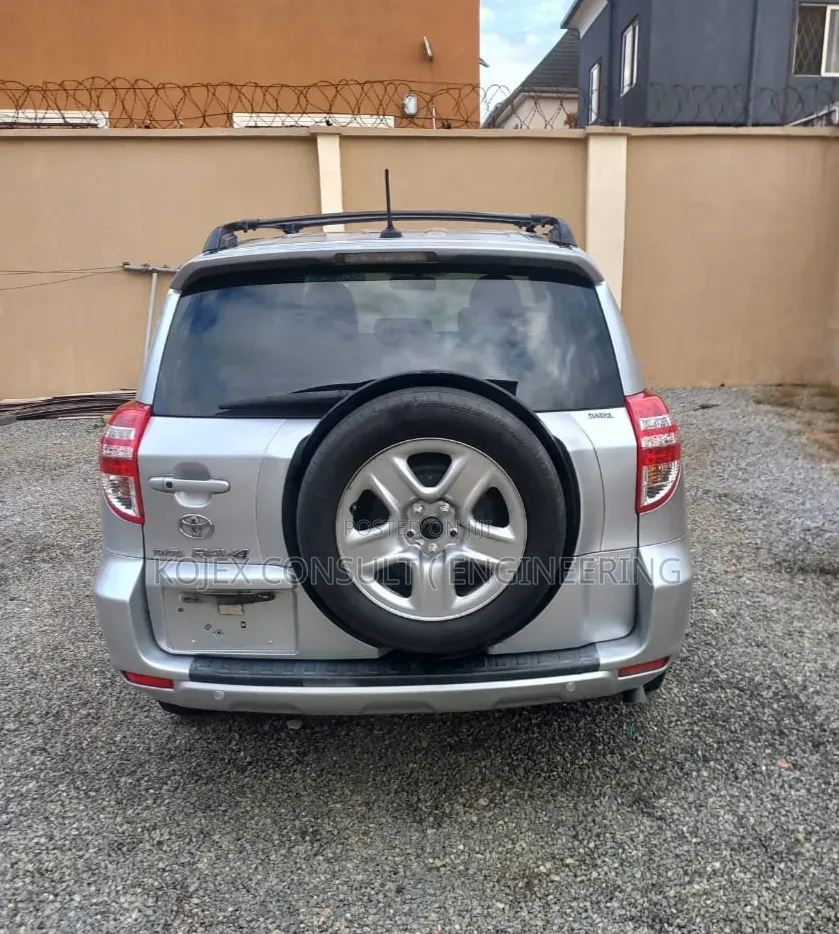 Toyota RAV4 2009 Silver