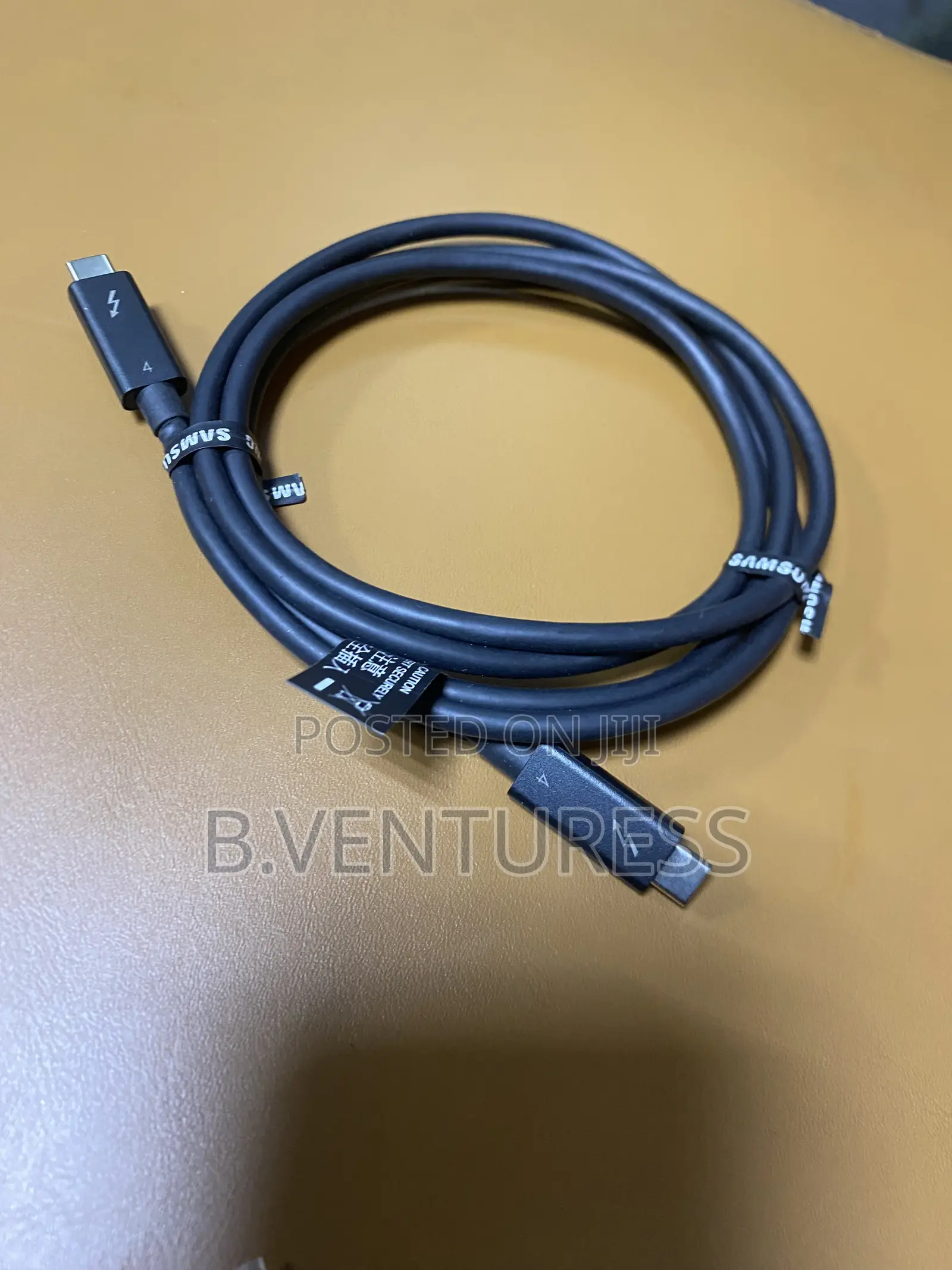 Samsung-Branded Thunderbolt 4 Cable