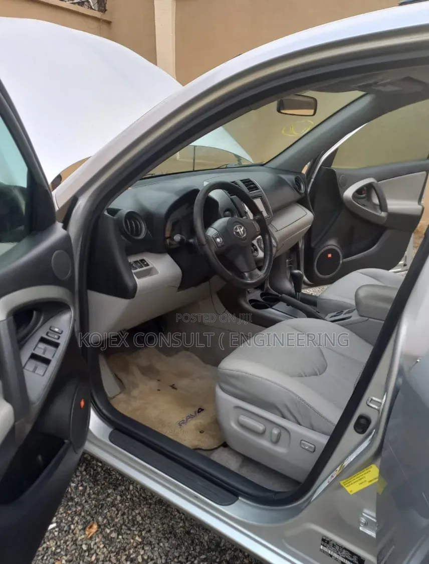 Toyota RAV4 2009 Silver