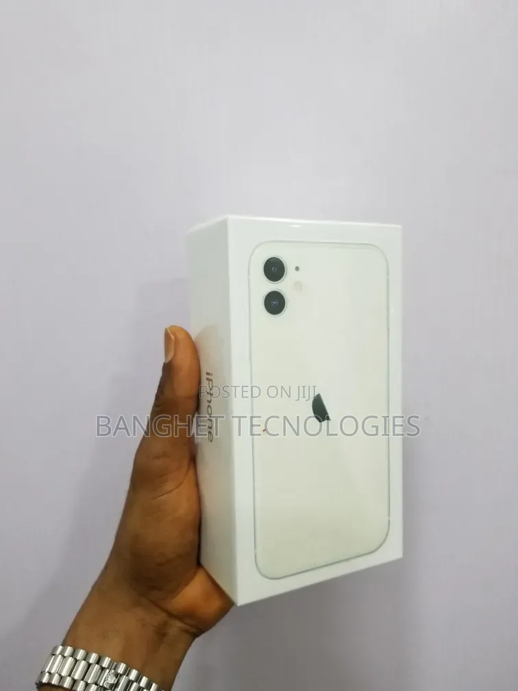 New Apple iPhone 11 128 GB White