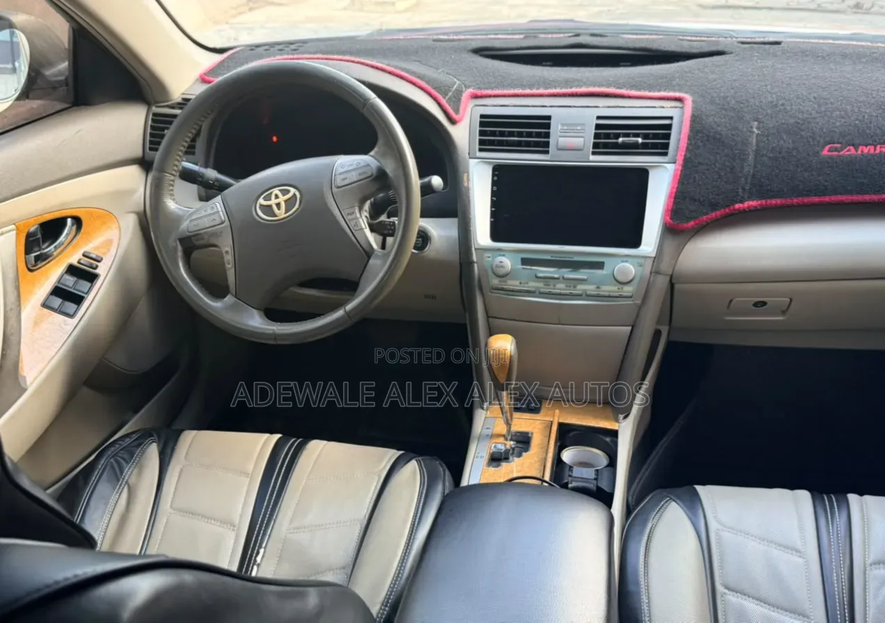Toyota Camry XLE V6 4dr Sedan (3.5L 6cyl 6AM) 2008 Gold