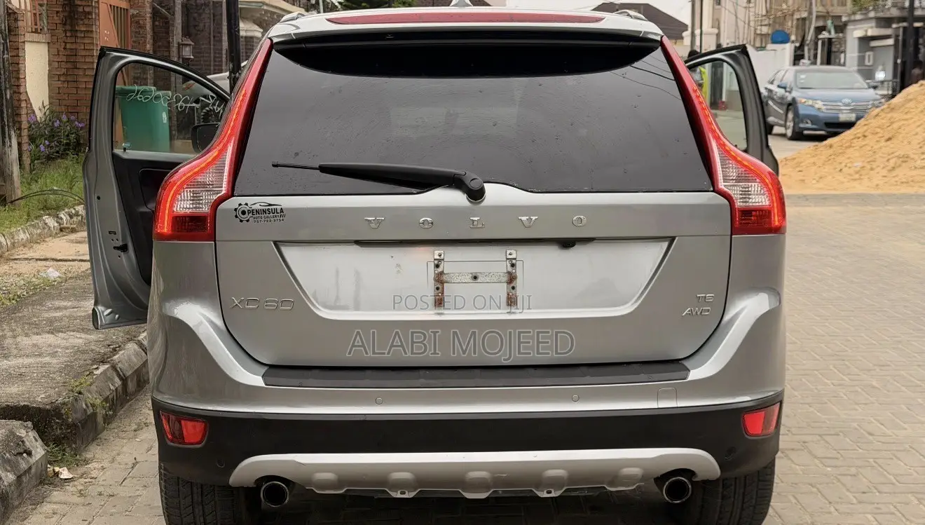 Volvo XC60 3.2 AWD 2010 Silver