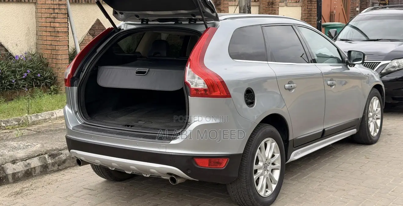 Volvo XC60 3.2 AWD 2010 Silver