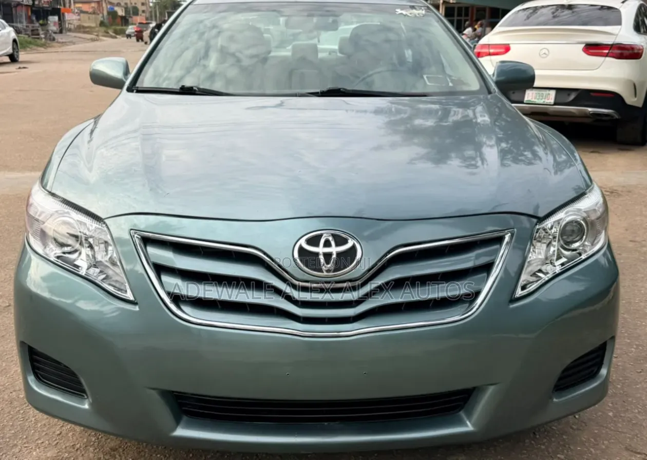 Toyota Camry 2010 Green
