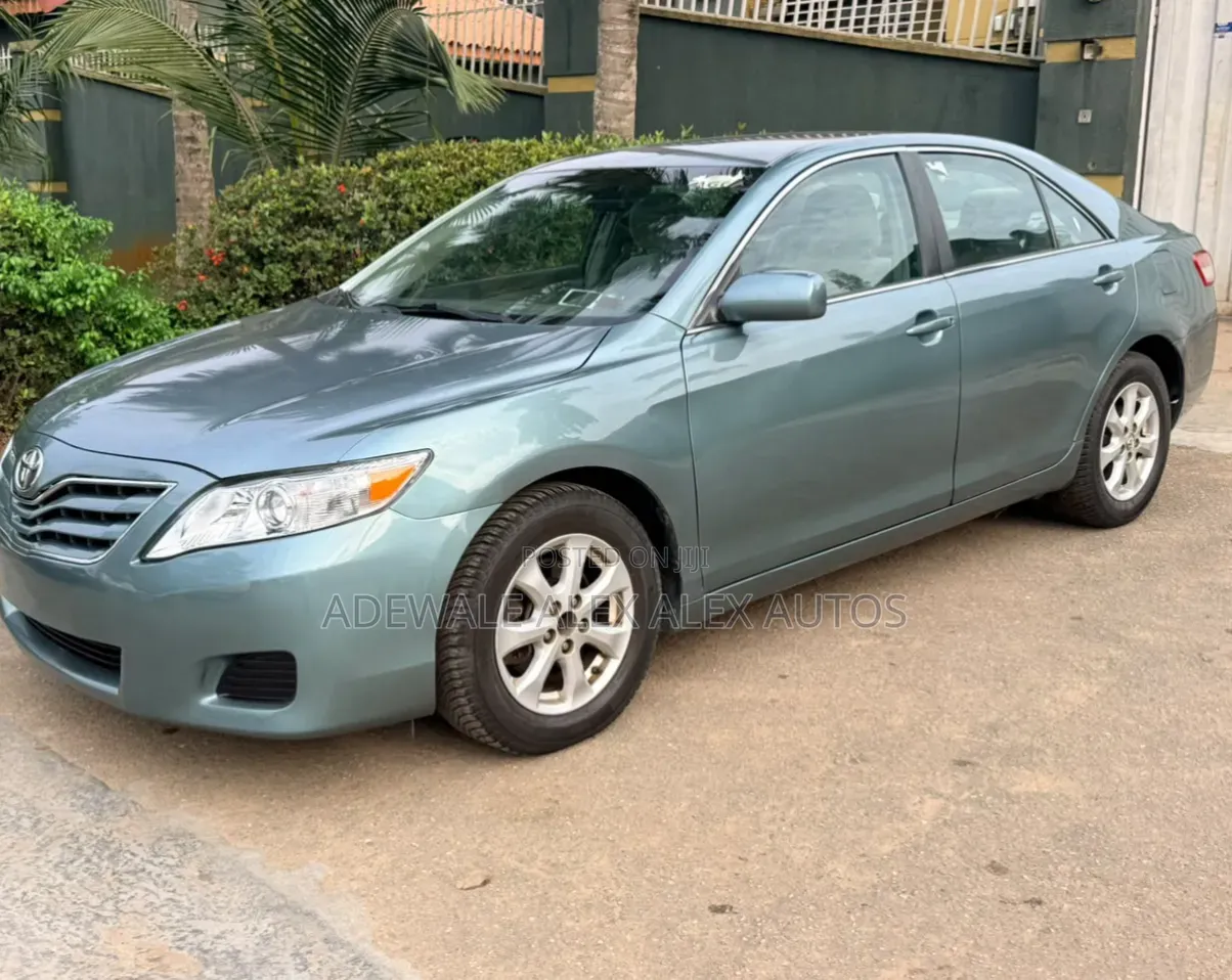 Toyota Camry 2010 Green