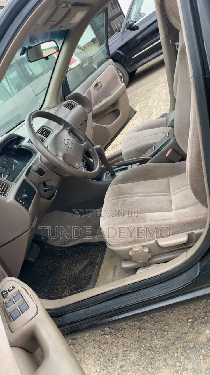 Toyota Camry 2000 Black