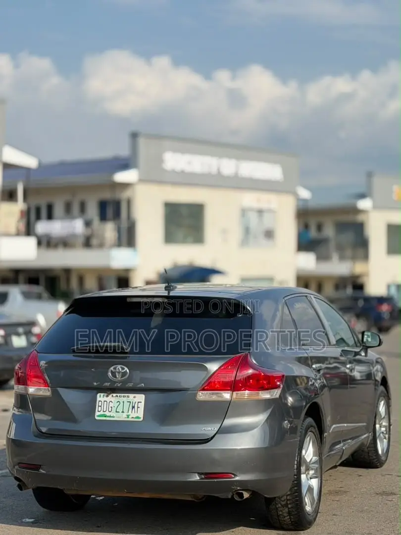 Toyota Venza AWD 2011 Gray