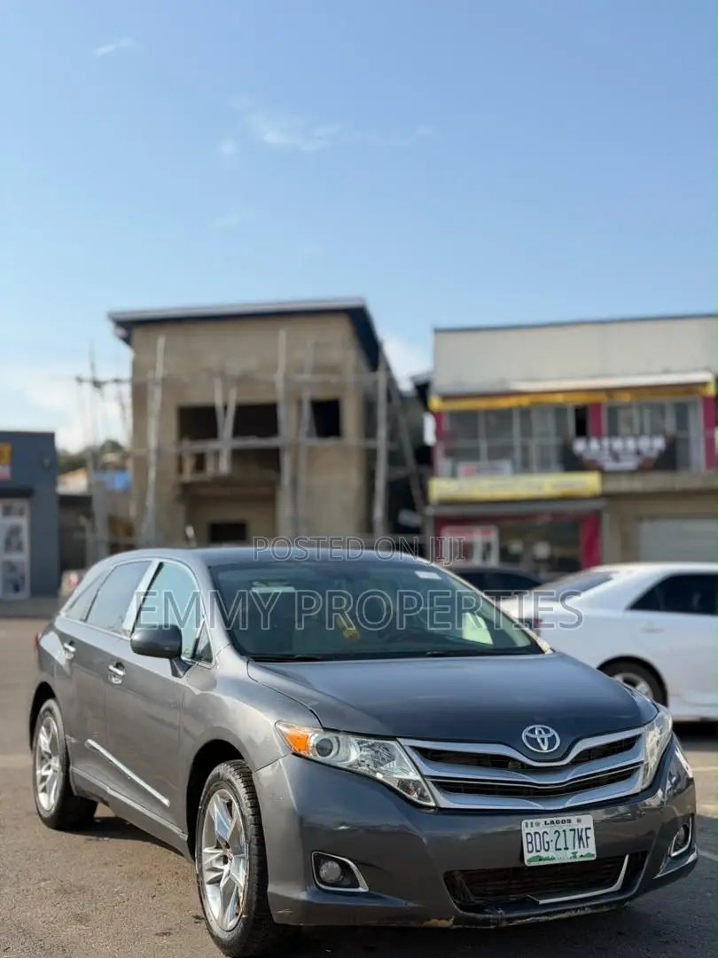 Toyota Venza AWD 2011 Gray