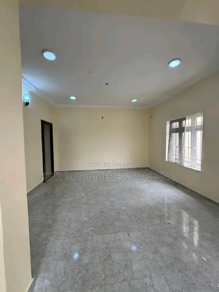 6bdrm Duplex in Admiralty Estate , for sale