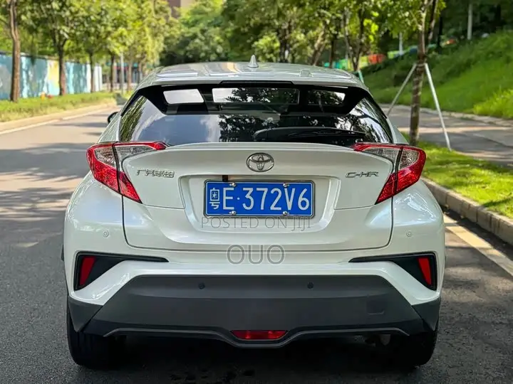 Toyota C-HR 2022 White