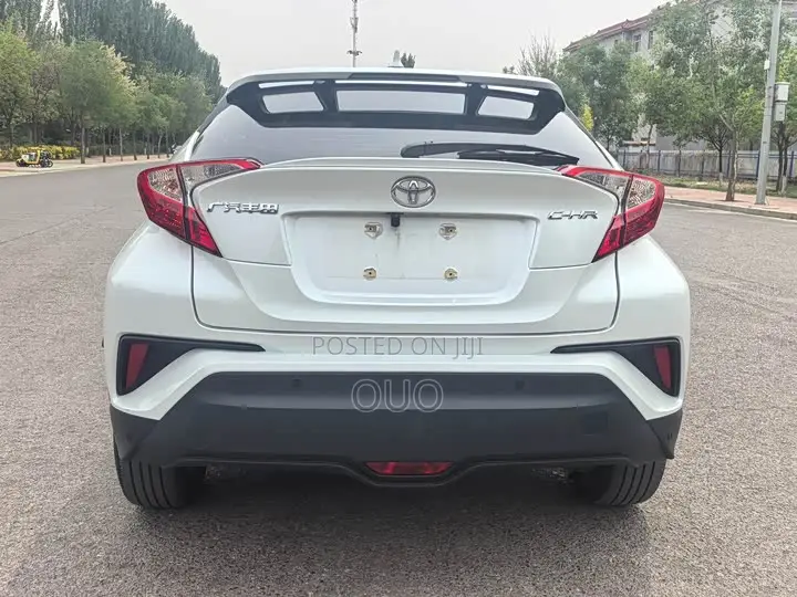 Toyota C-HR 2023 White