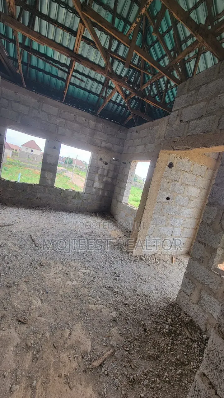 4bdrm Duplex in Kanma Estate, Lugbe District for sale