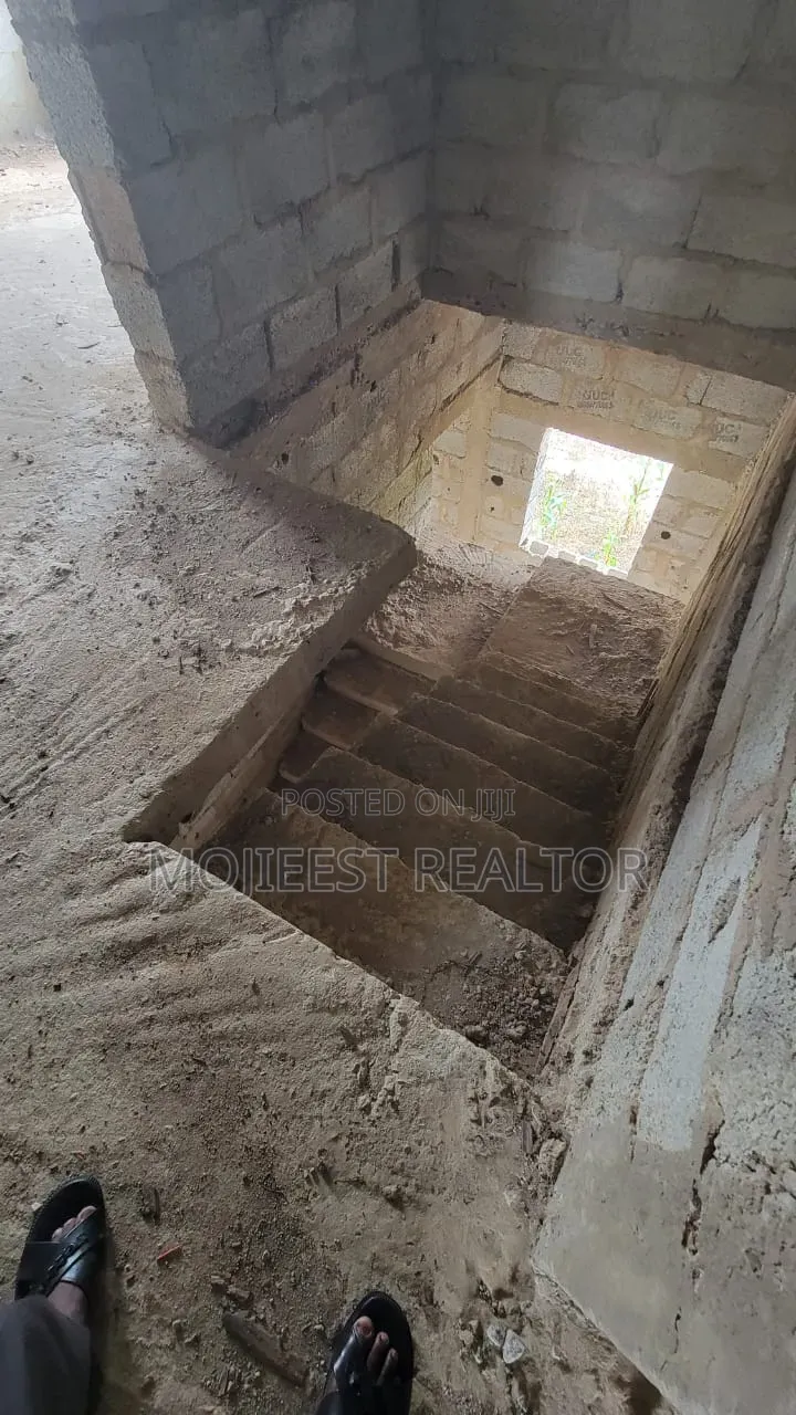 4bdrm Duplex in Kanma Estate, Lugbe District for sale